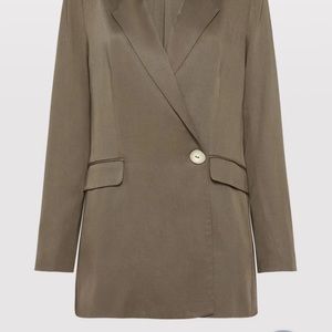 ISO, St. Agni Tau blazer